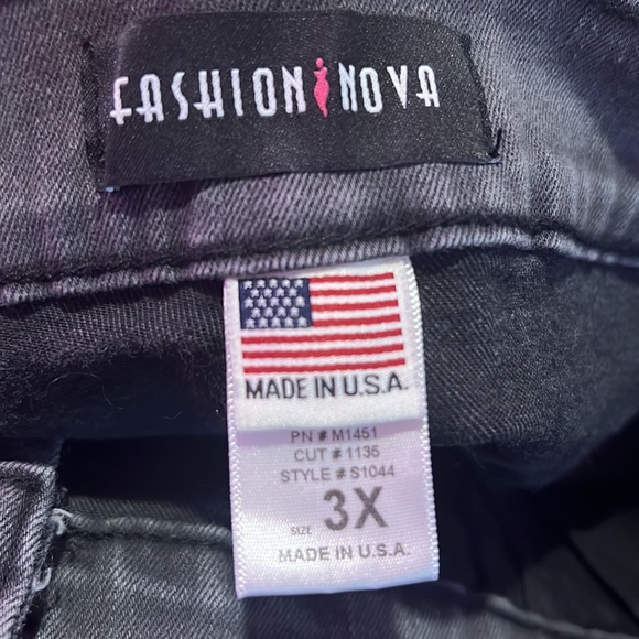 🖤✨Distressed dark denim festival shorts fashion nova curve plus - Picture 2 of 2